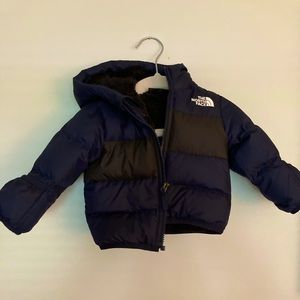 North Face 3-6 Months Moondoggy Water Repellent
550 Fill Power Down Puffer